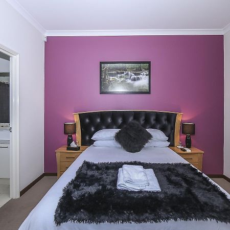 Rose Hotel Clarkson ภายนอก รูปภาพ